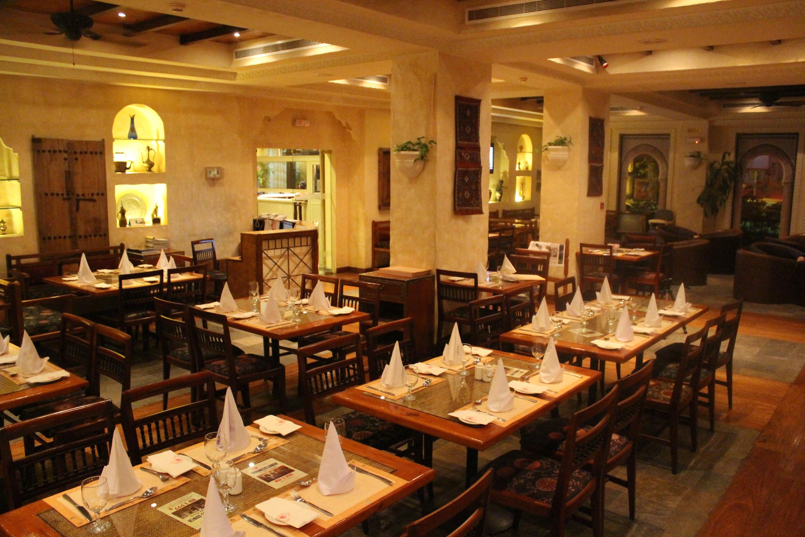 Delmon International Hotel Manama Exterior foto